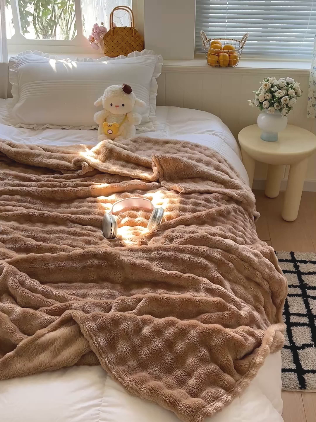 91家纺网 家纺一手货源 找家纺 耀悦家纺 2025秋冬暖阳泡泡高克重牛奶绒双面泡泡毛毯毯子多功能盖毯外贸批发 暖阳泡泡-深咖