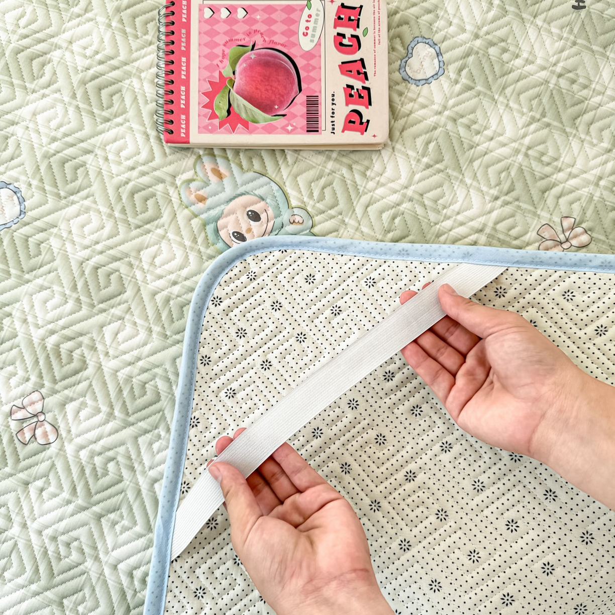 91家纺网 家纺一手货源 找家纺 简宜家居（朝初家纺） 2025新款全棉纯棉夹棉床盖学生宿舍上下铺三件套 绿格童趣-夹棉款