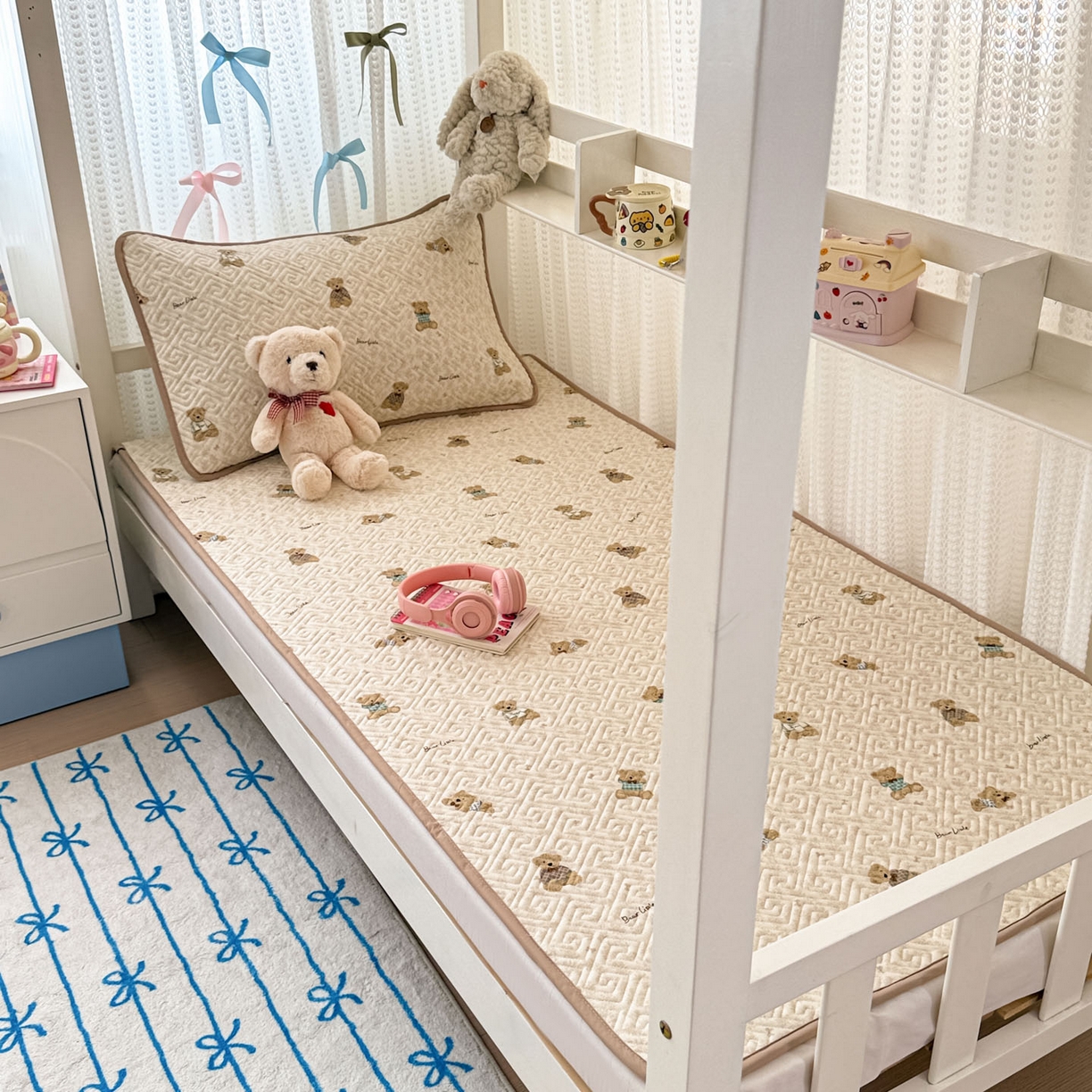 91家纺网 家纺一手货源 找家纺 简宜家居（朝初家纺） 2025新款全棉纯棉夹棉床盖学生宿舍上下铺三件套 碎花小熊-夹棉款