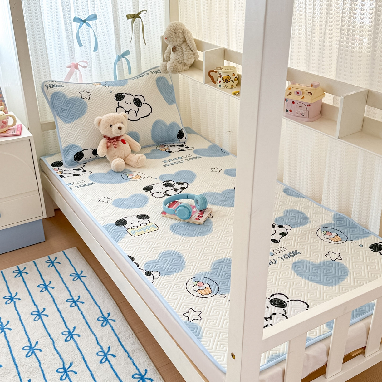 91家纺网 家纺一手货源 找家纺 简宜家居（朝初家纺） 2025新款全棉纯棉夹棉床盖学生宿舍上下铺三件套 萌萌狗-夹棉款