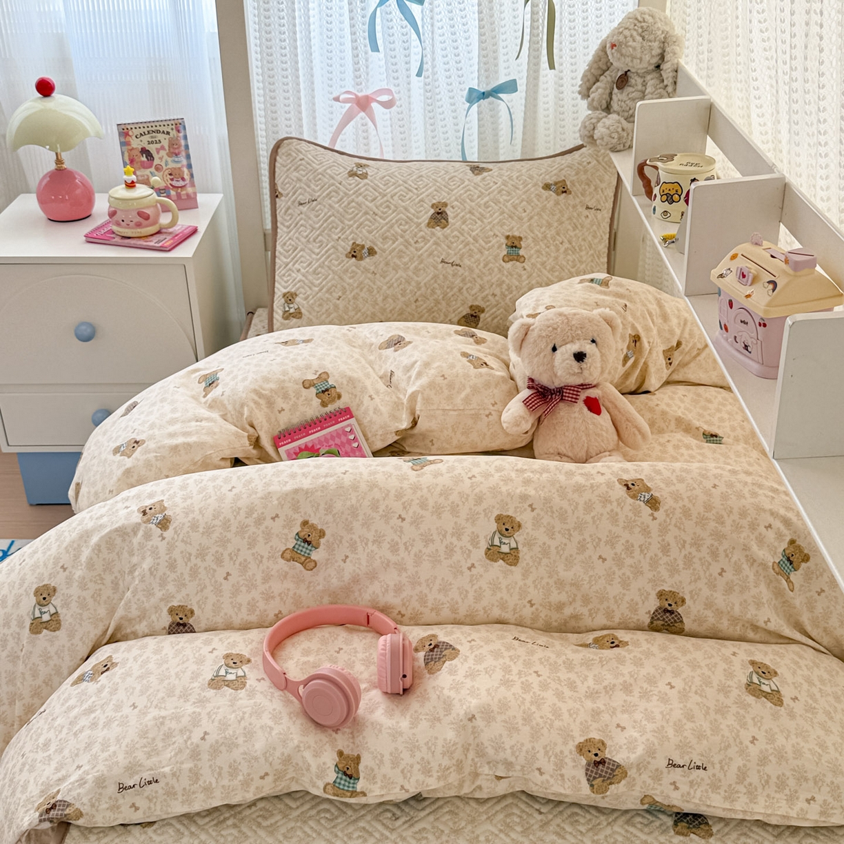 91家纺网 家纺一手货源 找家纺 简宜家居（朝初家纺） 2025新款全棉纯棉夹棉床盖学生宿舍上下铺三件套 碎花小熊-夹棉款