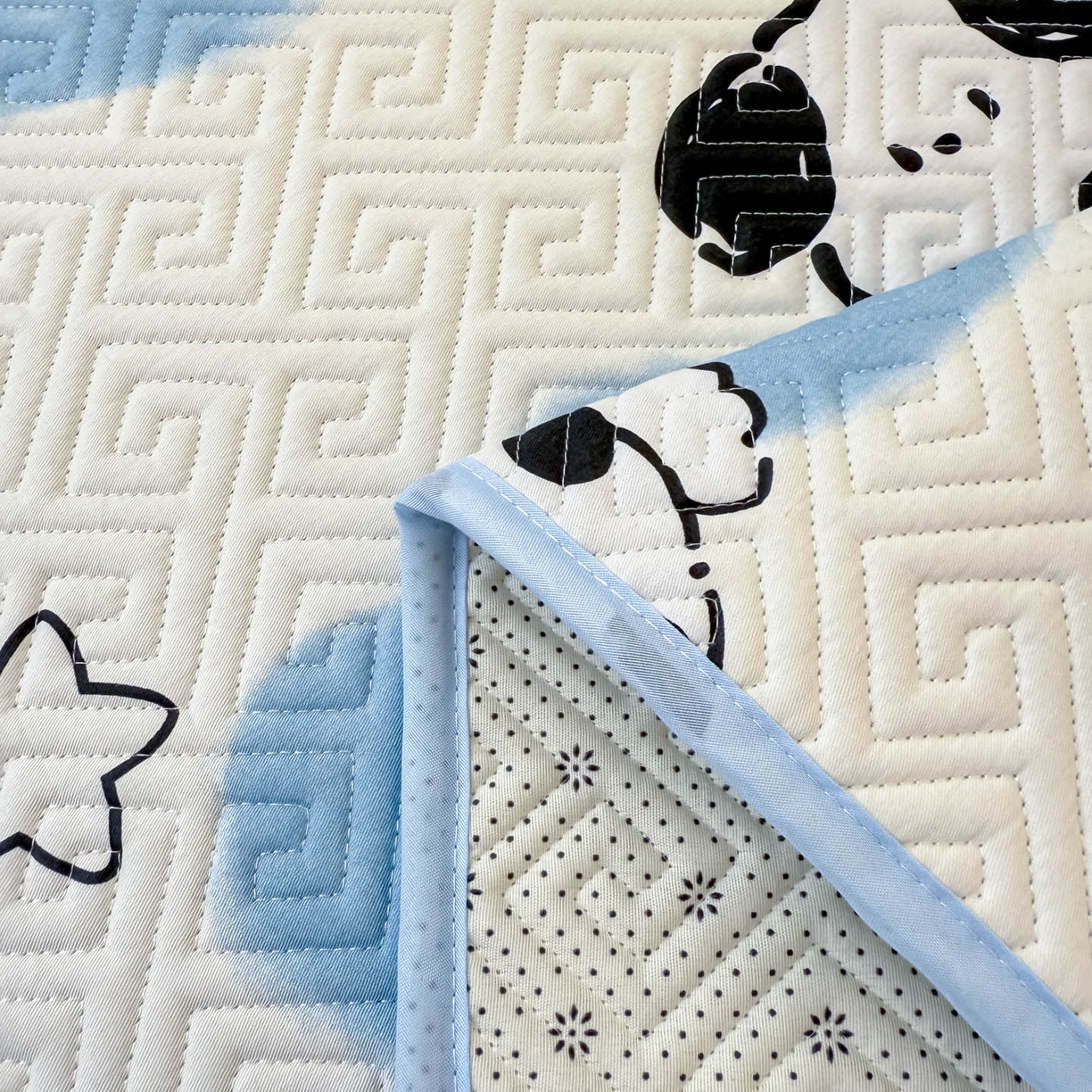 91家纺网 家纺一手货源 找家纺 简宜家居（朝初家纺） 2025新款全棉纯棉夹棉床盖学生宿舍上下铺三件套 萌萌狗-夹棉款