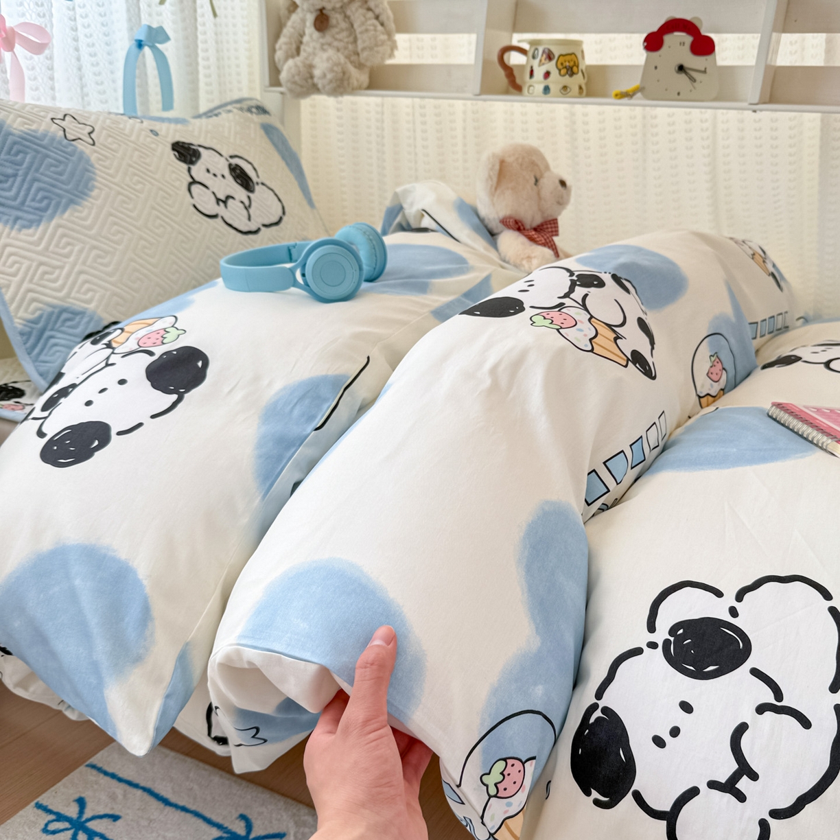 91家纺网 家纺一手货源 找家纺 简宜家居（朝初家纺） 2025新款全棉纯棉夹棉床盖学生宿舍上下铺三件套 萌萌狗-夹棉款