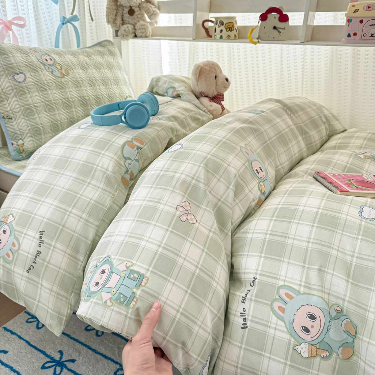 91家纺网 家纺一手货源 找家纺 简宜家居（朝初家纺） 2025新款全棉纯棉夹棉床盖学生宿舍上下铺三件套 绿格童趣-夹棉款