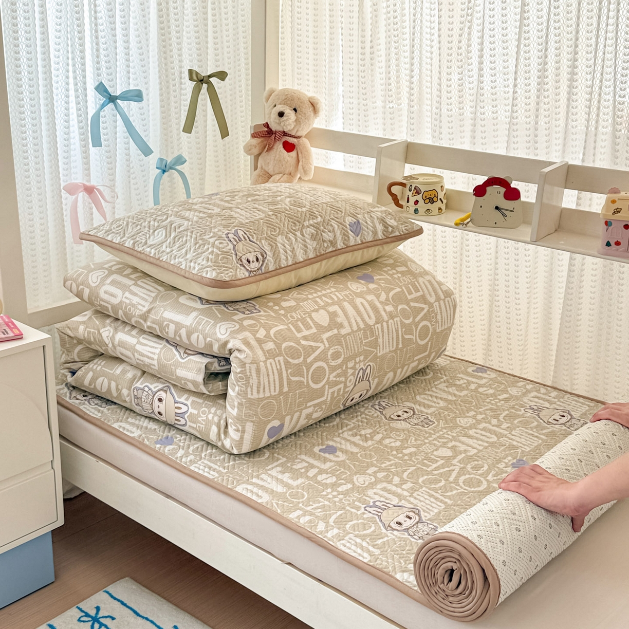 91家纺网 家纺一手货源 找家纺 简宜家居（朝初家纺） 2025新款全棉纯棉夹棉床盖学生宿舍上下铺三件套 丑萌可爱-夹棉款