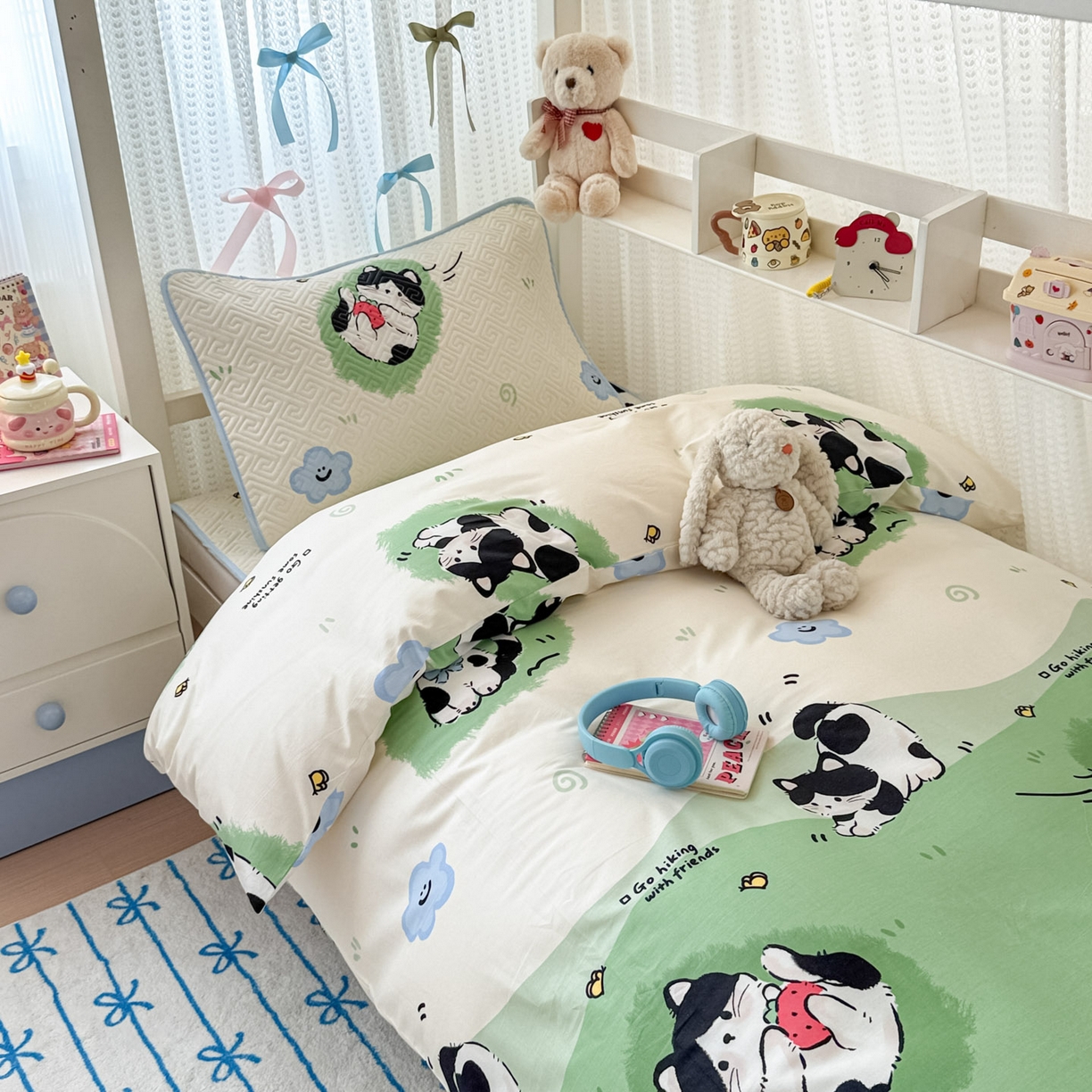 91家纺网 家纺一手货源 找家纺 简宜家居（朝初家纺） 2025新款全棉纯棉夹棉床盖学生宿舍上下铺三件套 草莓喵-夹棉款