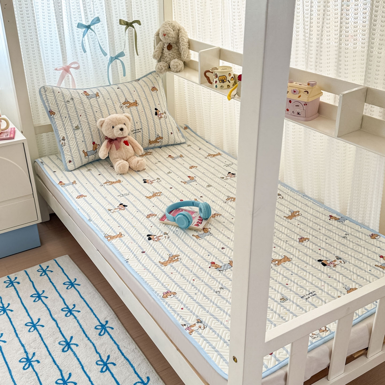 91家纺网 家纺一手货源 找家纺 简宜家居（朝初家纺） 2025新款全棉纯棉夹棉床盖学生宿舍上下铺三件套 小狗条纹-夹棉款