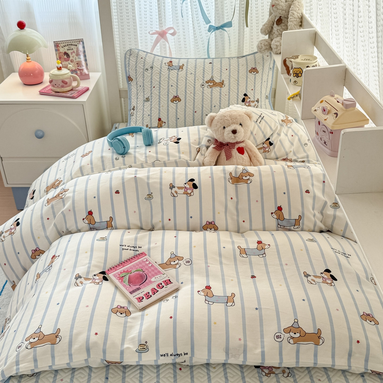 91家纺网 家纺一手货源 找家纺 简宜家居（朝初家纺） 2025新款全棉纯棉夹棉床盖学生宿舍上下铺三件套 小狗条纹-夹棉款