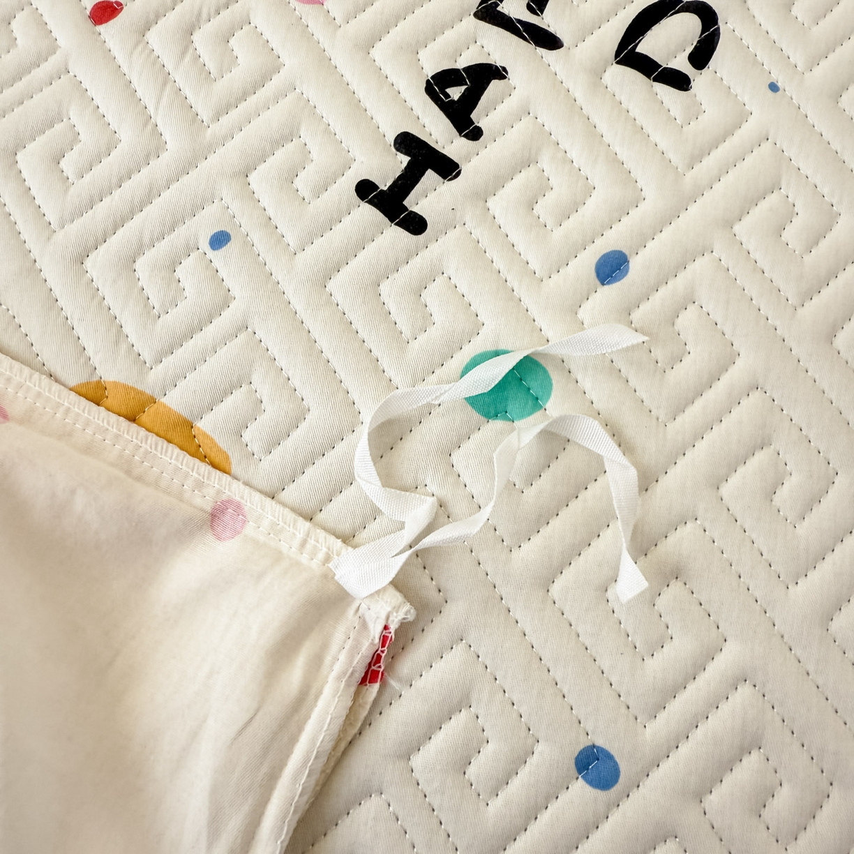 91家纺网 家纺一手货源 找家纺 简宜家居（朝初家纺） 2025新款全棉纯棉夹棉床盖学生宿舍上下铺三件套 波点汪汪队-夹棉款