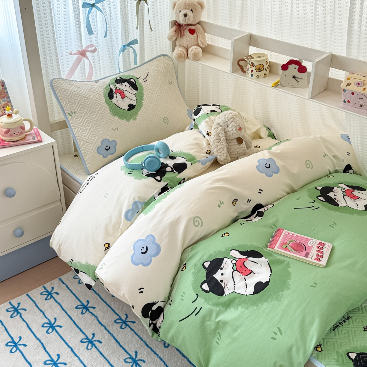 91家纺网 家纺一手货源 找家纺 简宜家居（朝初家纺） 2025新款全棉纯棉夹棉床盖学生宿舍上下铺三件套 草莓喵-夹棉款