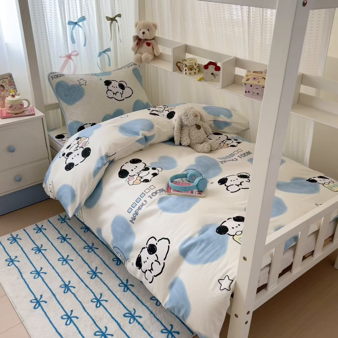 91家纺网 家纺一手货源 找家纺 简宜家居（朝初家纺） 2025新款全棉纯棉夹棉床盖学生宿舍上下铺三件套 萌萌狗-夹棉款