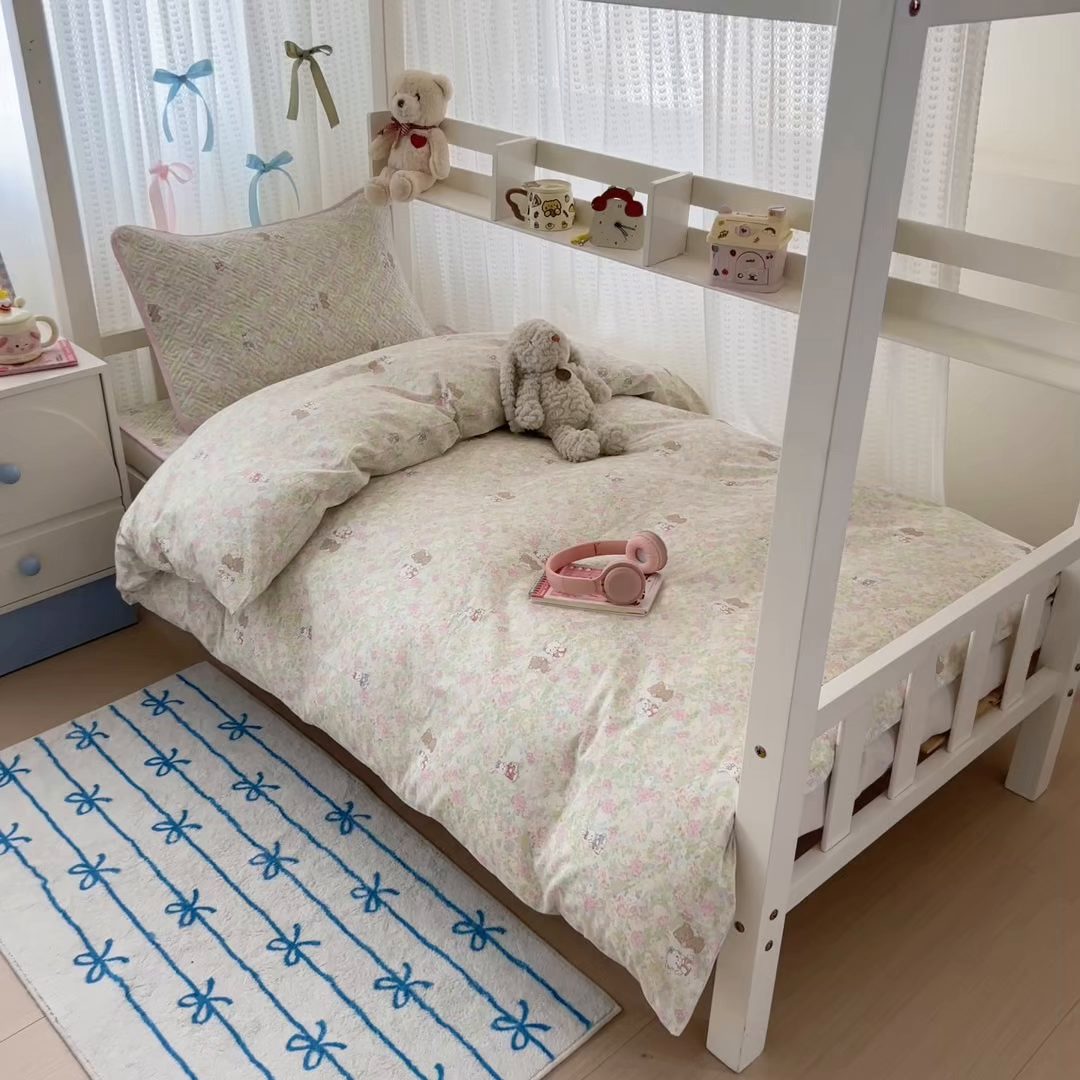 91家纺网 家纺一手货源 找家纺 简宜家居（朝初家纺） 2025新款全棉纯棉夹棉床盖学生宿舍上下铺三件套 田园歌-夹棉款