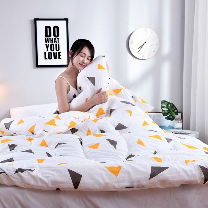 91家纺网 家纺一手货源 找家纺 悦织湾家纺 2025新款仿棉印花纯色学生被春秋被冬被四季通用被子被芯量多价优整年不断货 白恋