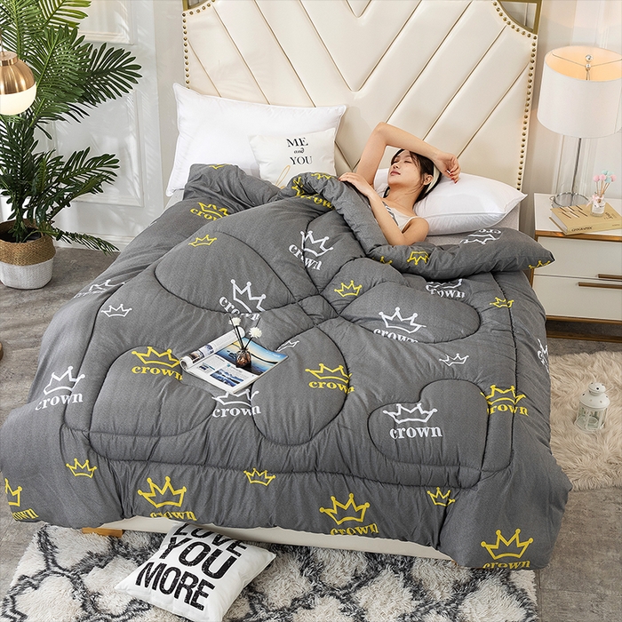 91家纺网 家纺一手货源 找家纺 悦织湾家纺 2025新款仿棉印花纯色学生被春秋被冬被四季通用被子被芯量多价优整年不断货 加冕