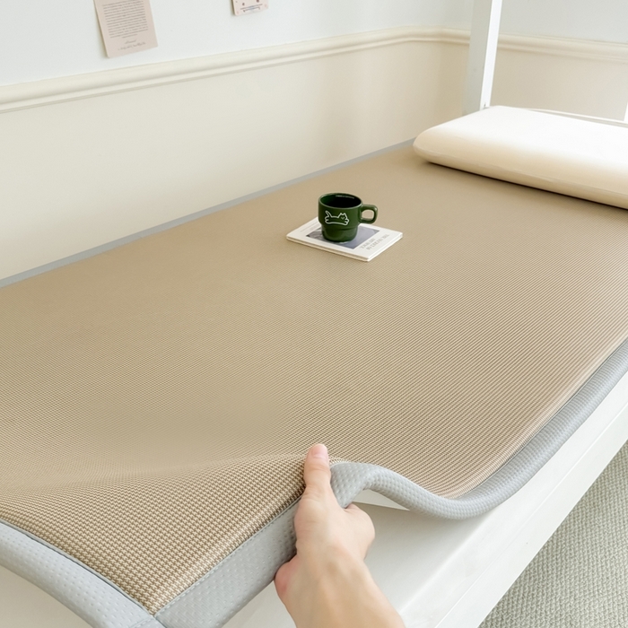 91家纺网 家纺一手货源 找家纺 （总）卡罗兰 2025新款碳光冰丝按摩学生床垫床褥 双面 四季通用