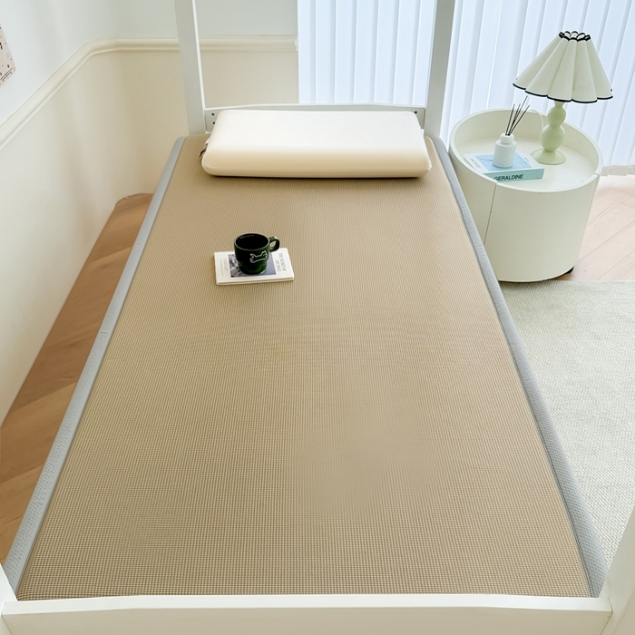 91家纺网 家纺一手货源 找家纺 卡罗兰 2025新款碳光冰丝按摩学生床垫床褥 双面 四季通用 咖啡