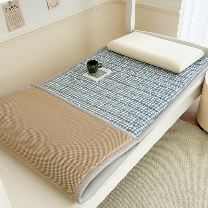 91家纺网 家纺一手货源 找家纺 卡罗兰 2025新款碳光冰丝按摩学生床垫床褥 双面 四季通用 咖啡