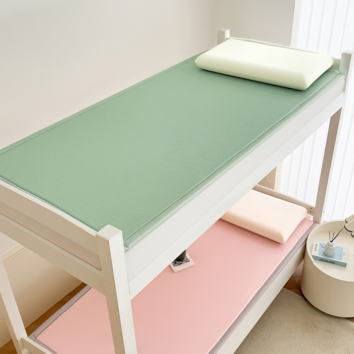 91家纺网 家纺一手货源 找家纺 卡罗兰 2025新款碳光冰丝按摩学生床垫床褥 双面 四季通用 嫩粉