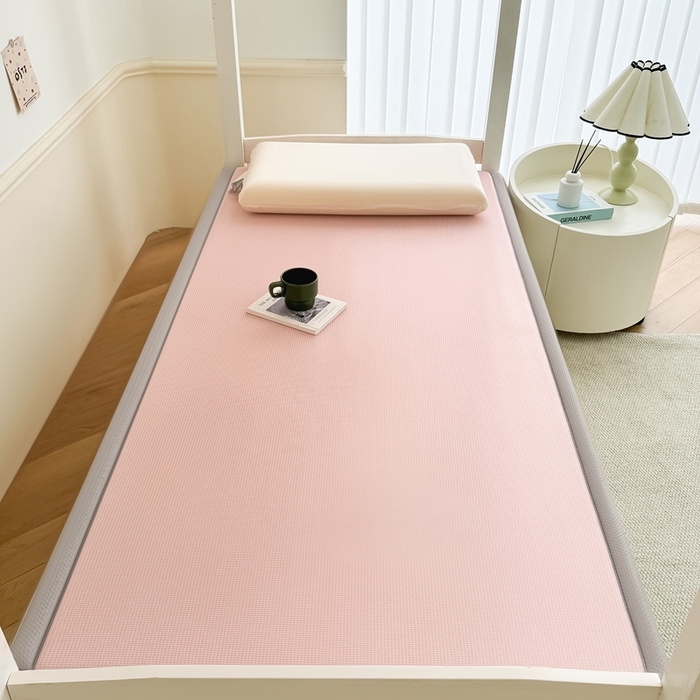 91家纺网 家纺一手货源 找家纺 卡罗兰 2025新款碳光冰丝按摩学生床垫床褥 双面 四季通用 嫩粉