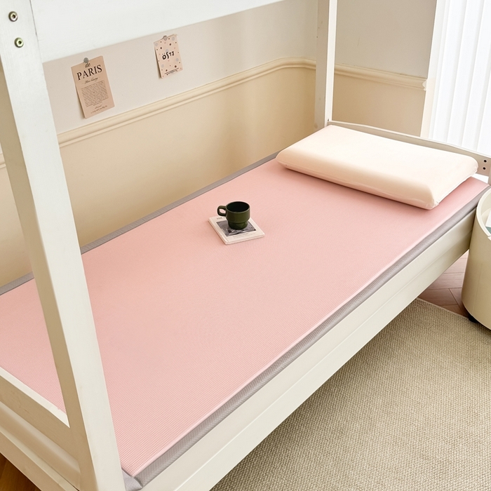 91家纺网 家纺一手货源 找家纺 卡罗兰 2025新款碳光冰丝按摩学生床垫床褥 双面 四季通用 嫩粉