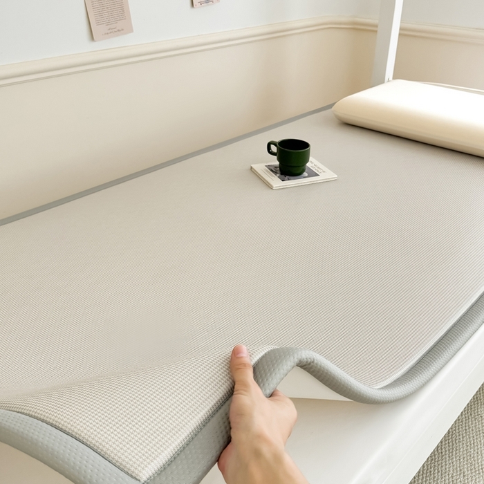 卡罗兰 2025新款碳光冰丝按摩学生床垫床褥 双面 四季通用 浅粉