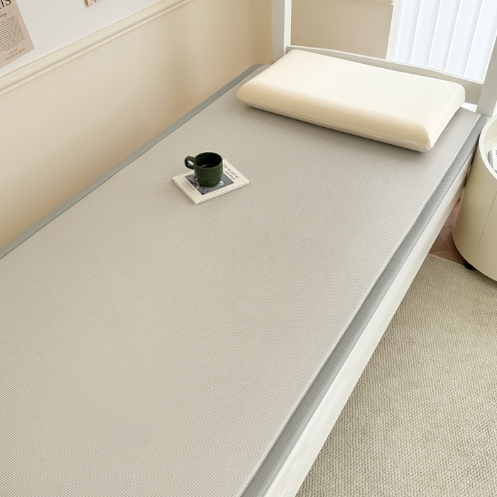 91家纺网 家纺一手货源 找家纺 卡罗兰 2025新款碳光冰丝按摩学生床垫床褥 双面 四季通用 浅粉