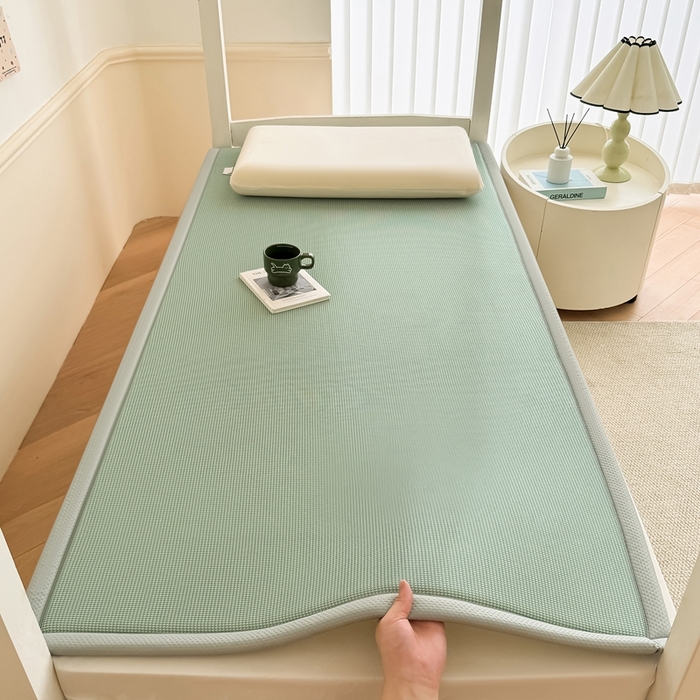 91家纺网 家纺一手货源 找家纺 卡罗兰 2025新款碳光冰丝按摩学生床垫床褥 双面 四季通用 水绿