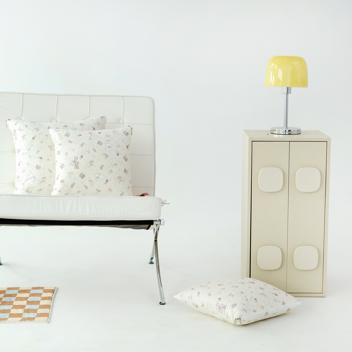 91家纺网 家纺一手货源 找家纺 番茄+ 2025新款13370全棉印花卡通抱枕被 草莓狗