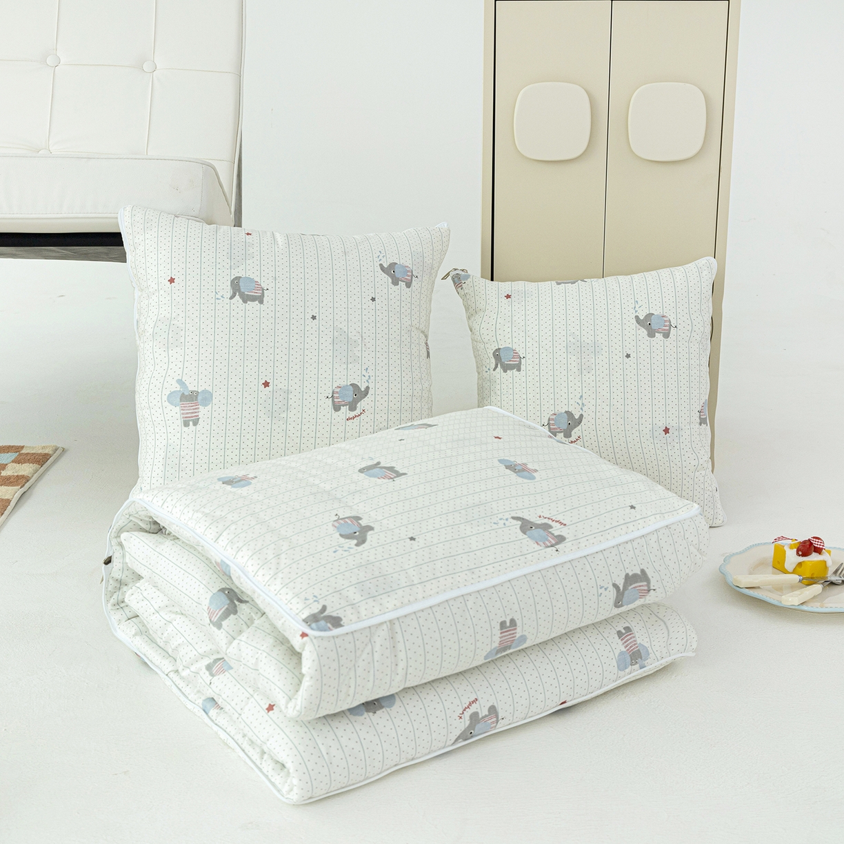 番茄+ 2025新款13370全棉印花卡通抱枕被 条纹小象