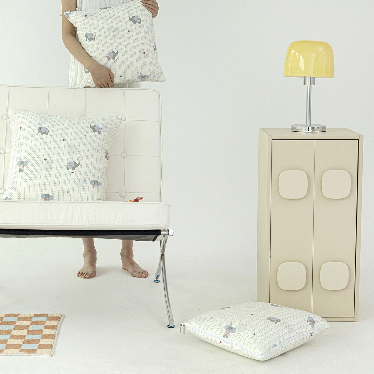 91家纺网 家纺一手货源 找家纺 番茄+ 2025新款13370全棉印花卡通抱枕被 条纹小象