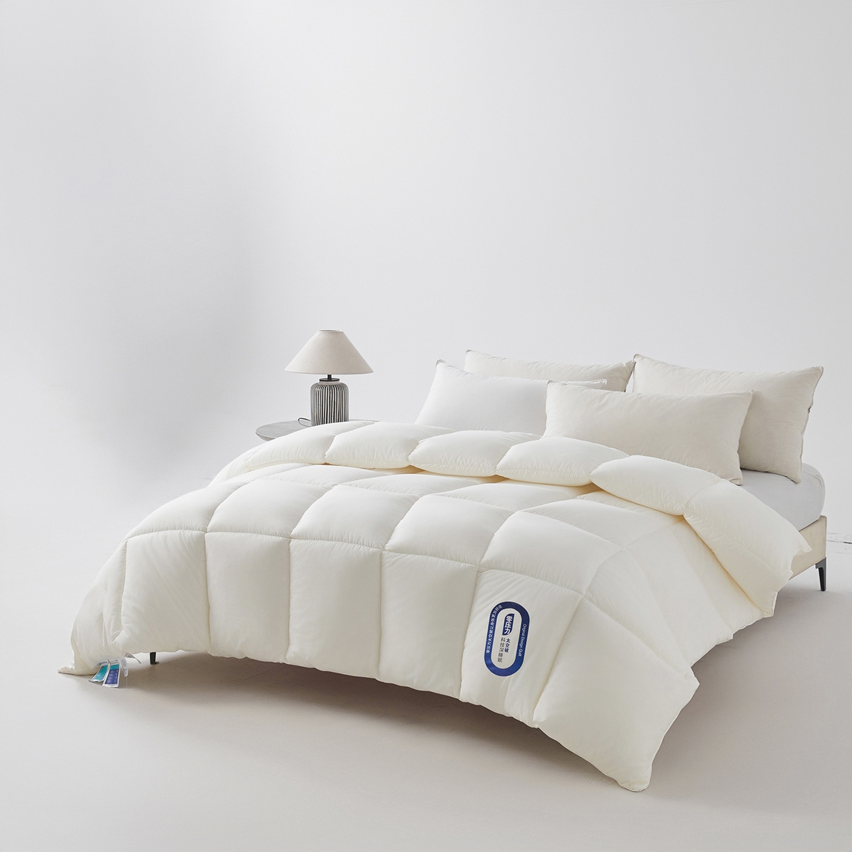 91家纺网 家纺一手货源 找家纺 帕芬鸟家纺 2025新款零压力太空被被子被芯系列 奶芙白