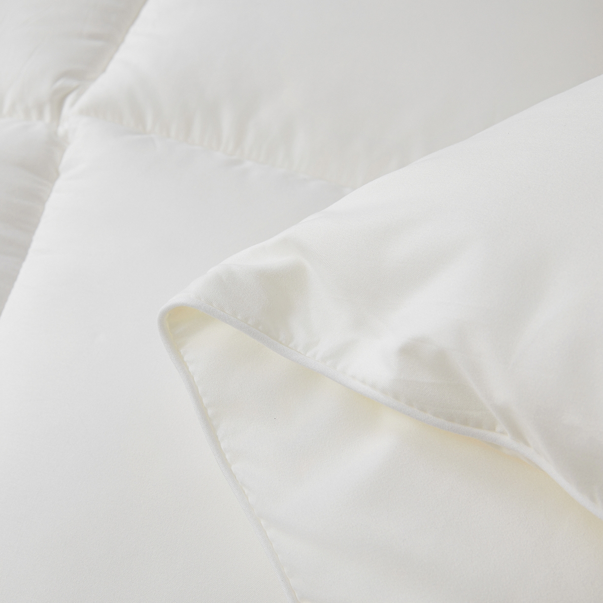 91家纺网 家纺一手货源 找家纺 帕芬鸟家纺 2025新款零压力太空被被子被芯系列 奶芙白