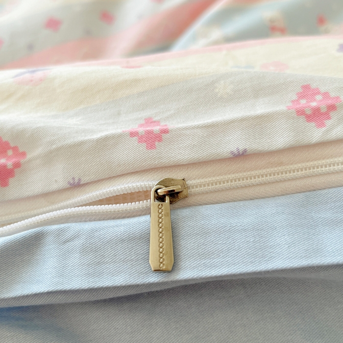 91家纺网 家纺一手货源 找家纺 吉象家纺 2025新款亲肤舒适全棉纯棉小清新卡通系列四件套 小狗笔记