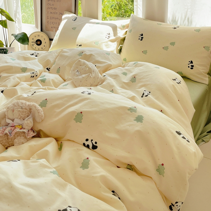 91家纺网 家纺一手货源 找家纺 吉象家纺 2025新款亲肤舒适全棉纯棉小清新卡通系列四件套 熊猫森林