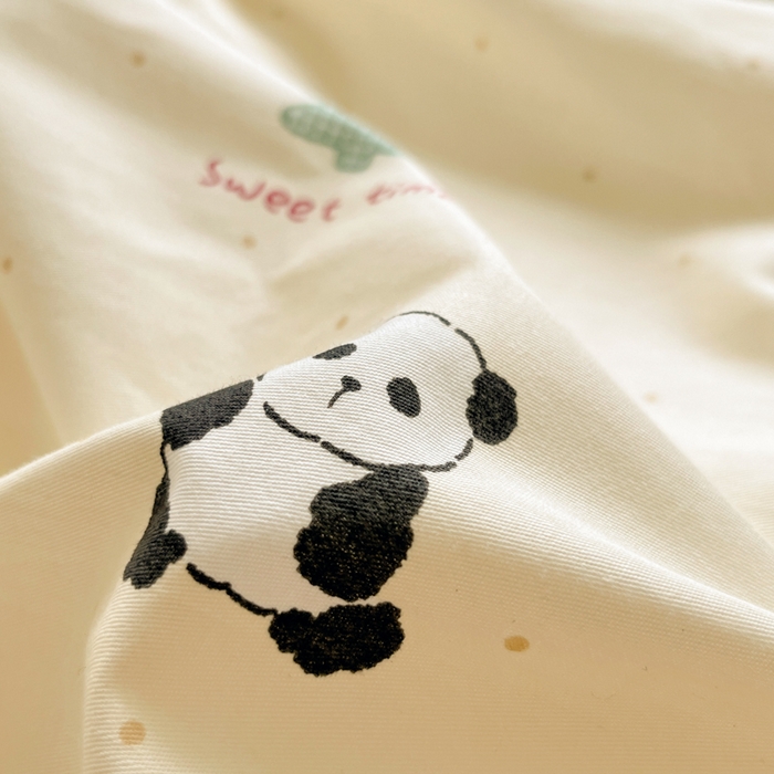 91家纺网 家纺一手货源 找家纺 吉象家纺 2025新款亲肤舒适全棉纯棉小清新卡通系列四件套 熊猫森林