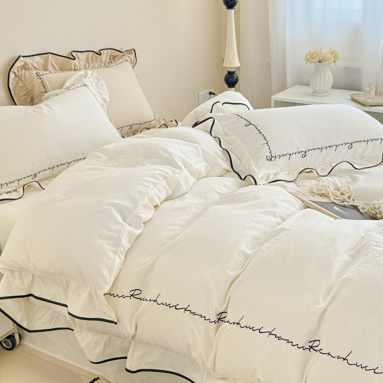 91家纺网 家纺一手货源 找家纺 米可 2025新款云朵棉刺绣花边款四件套 简约字母-白