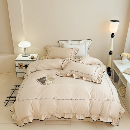 91家纺网 家纺一手货源 找家纺 （总）米可 2025新款云朵棉刺绣花边款四件套