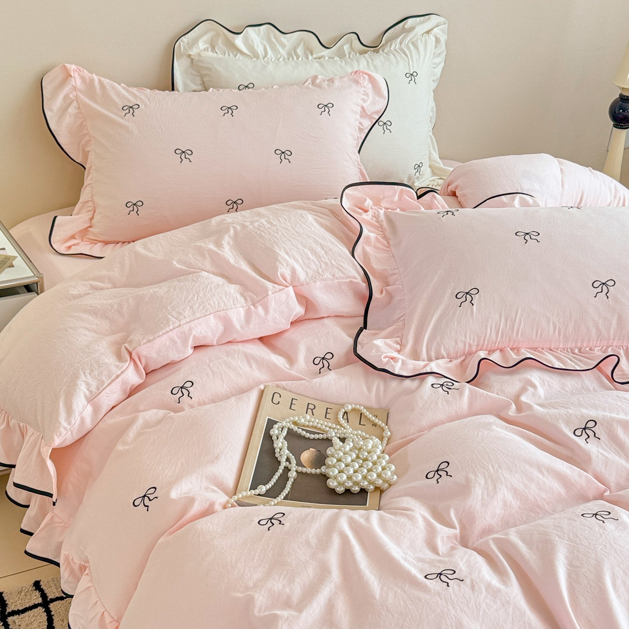 91家纺网 家纺一手货源 找家纺 米可 2025新款云朵棉刺绣花边款四件套 心动-粉