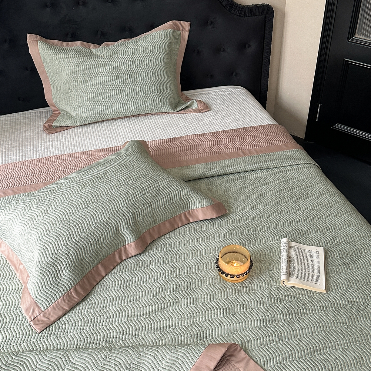 91家纺网 家纺一手货源 找家纺 麦伦家居 2025新款双面莫代尔天丝床盖 香岛巴黎