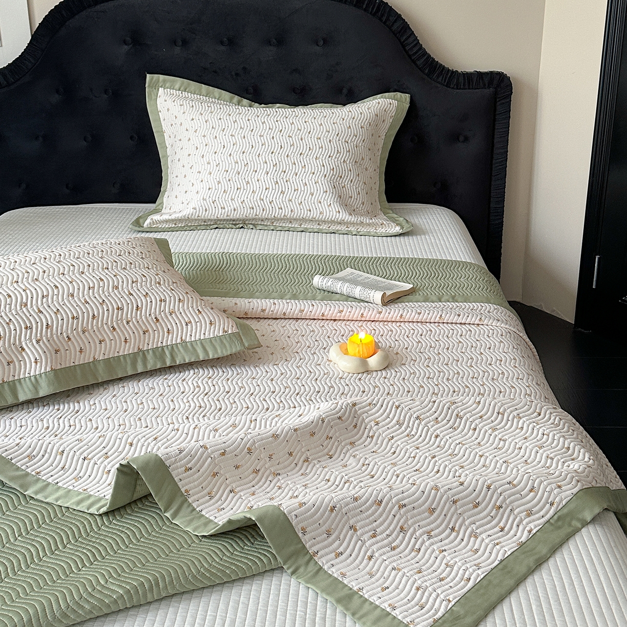 91家纺网 家纺一手货源 找家纺 麦伦家居 2025新款双面莫代尔天丝床盖 清雅-米