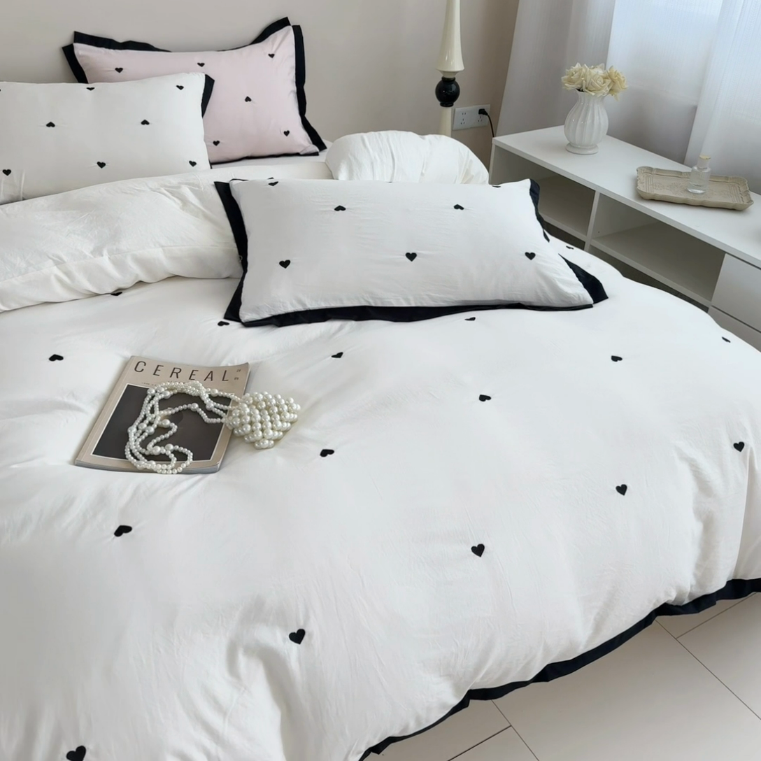 91家纺网 家纺一手货源 找家纺 米可 2025新款云朵棉刺绣花边款四件套 爱心-白