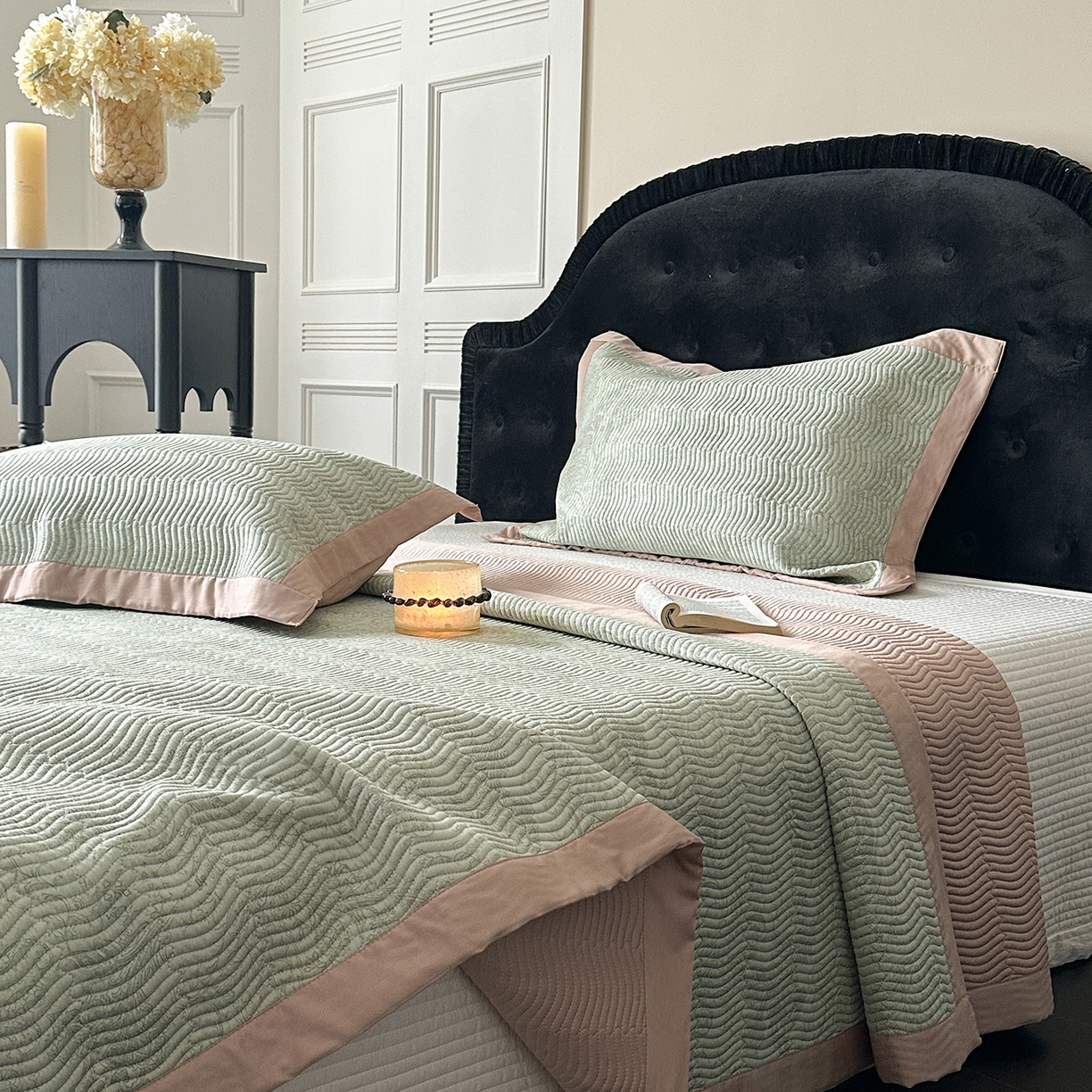 91家纺网 家纺一手货源 找家纺 麦伦家居 2025新款双面莫代尔天丝床盖 香岛巴黎