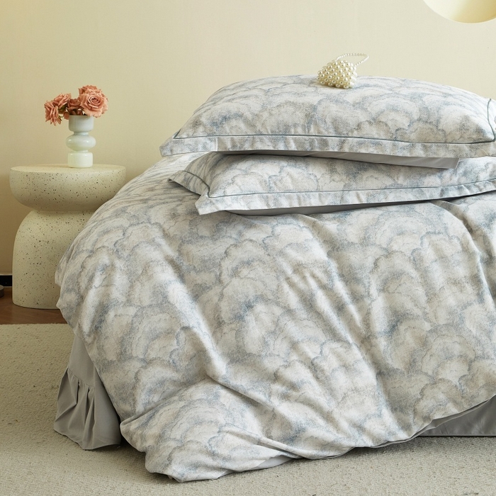 91家纺网 家纺一手货源 找家纺 沐白家居 2025新款全棉生态磨毛四件套雾林-浅灰