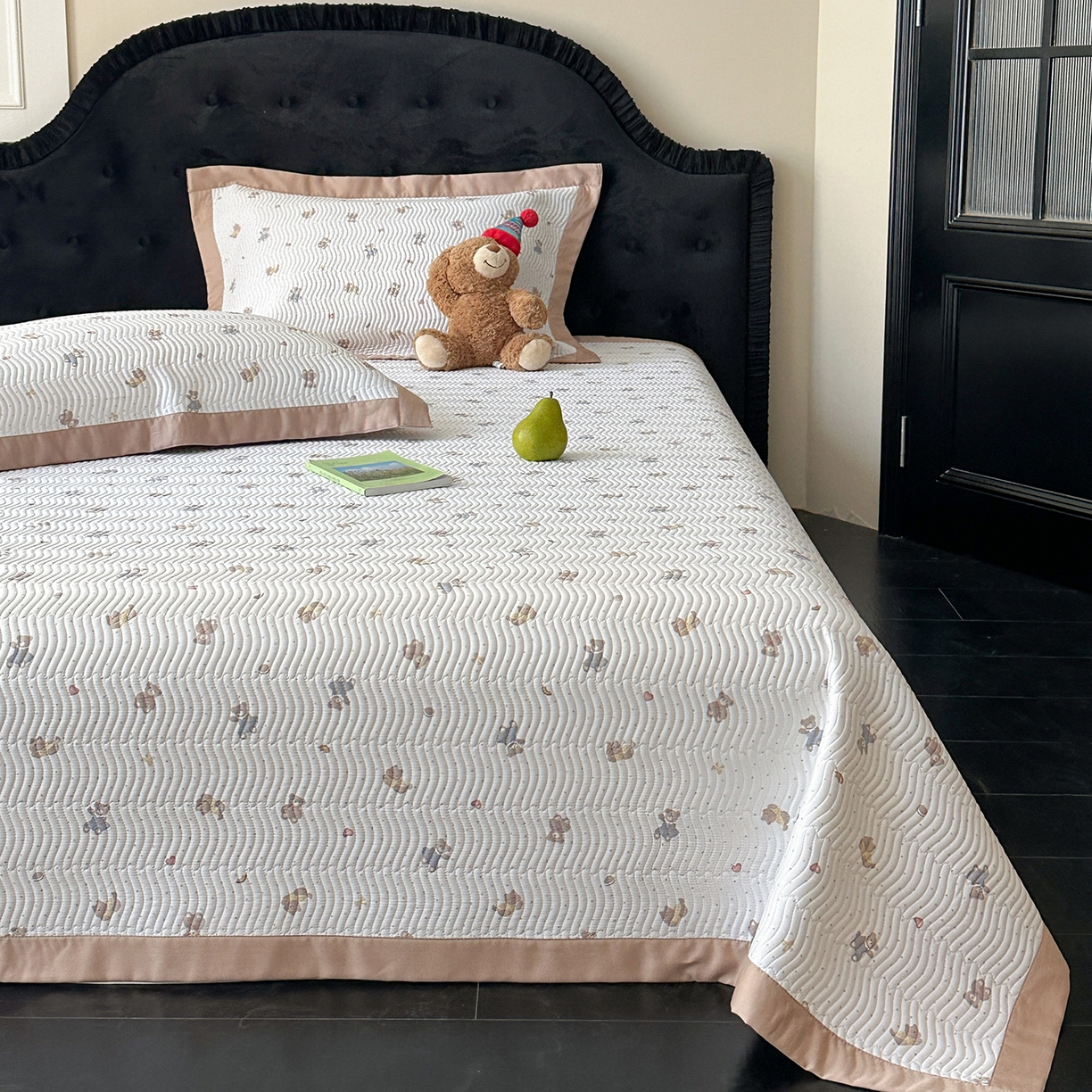 91家纺网 家纺一手货源 找家纺 麦伦家居 2025新款双面莫代尔天丝床盖 好梦熊