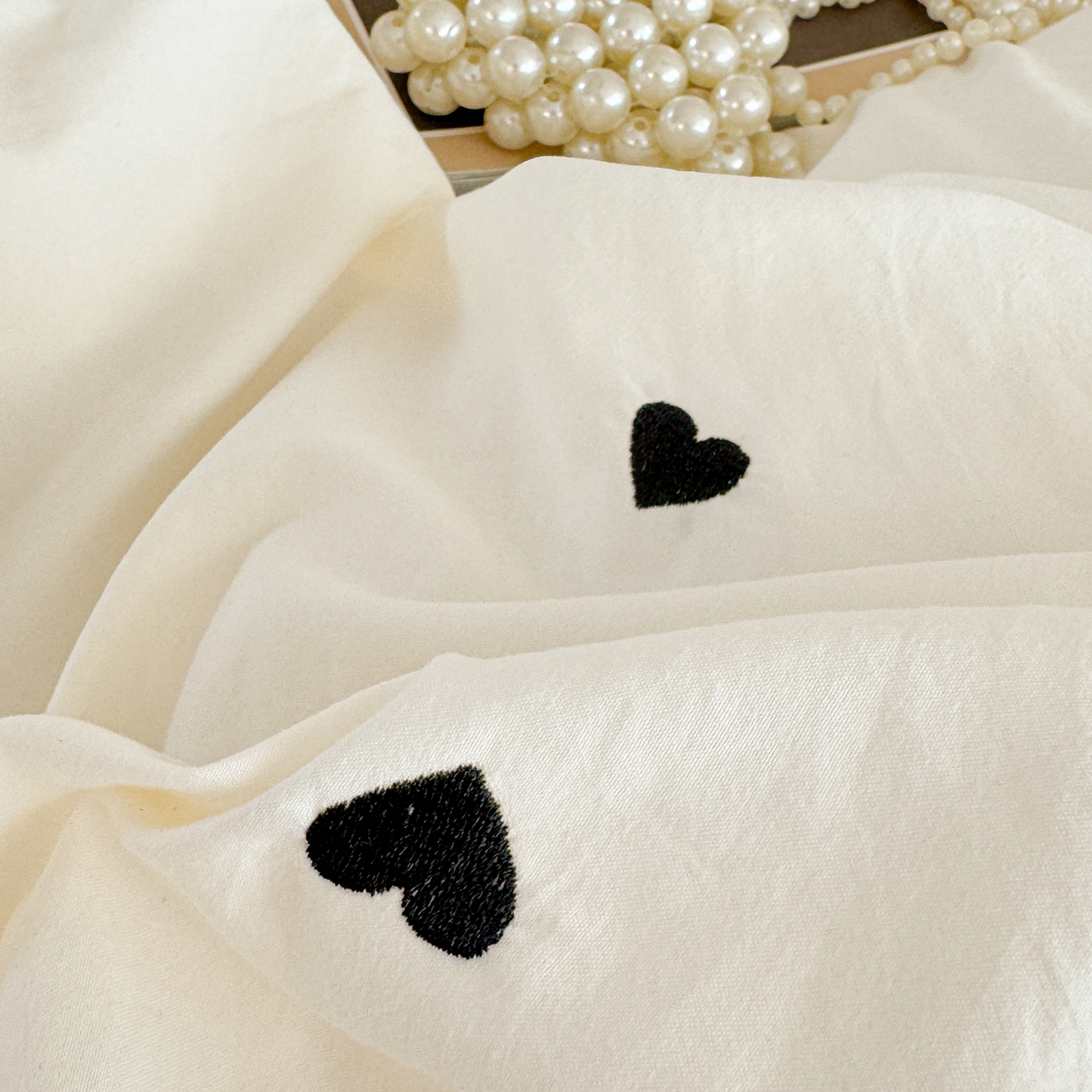 91家纺网 家纺一手货源 找家纺 米可 2025新款云朵棉刺绣花边款四件套 爱心-白