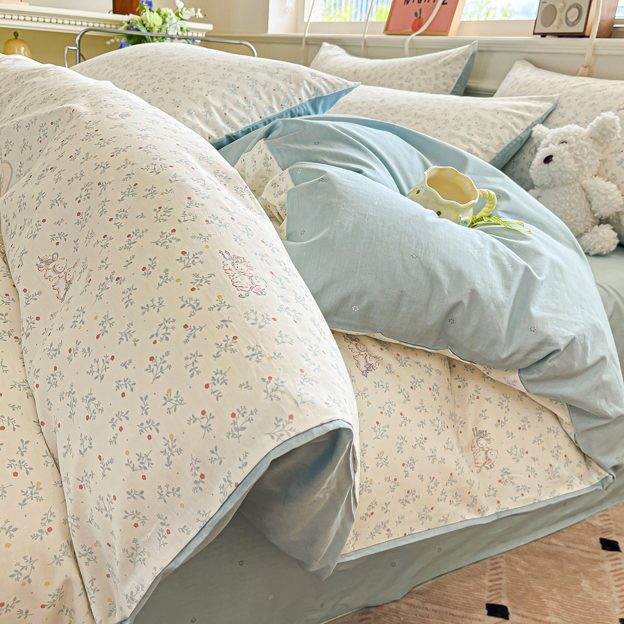 91家纺网 家纺一手货源 找家纺 麦伦家居 2025春夏新款全棉纯棉斜纹40s13372系列-小清新卡通 蓝心兔