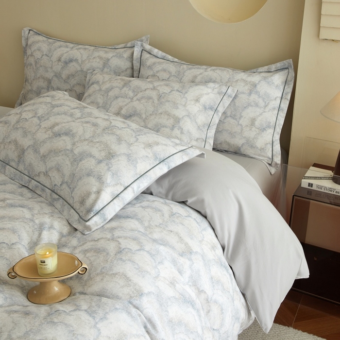 91家纺网 家纺一手货源 找家纺 沐白家居 2025新款全棉生态磨毛四件套雾林-浅灰