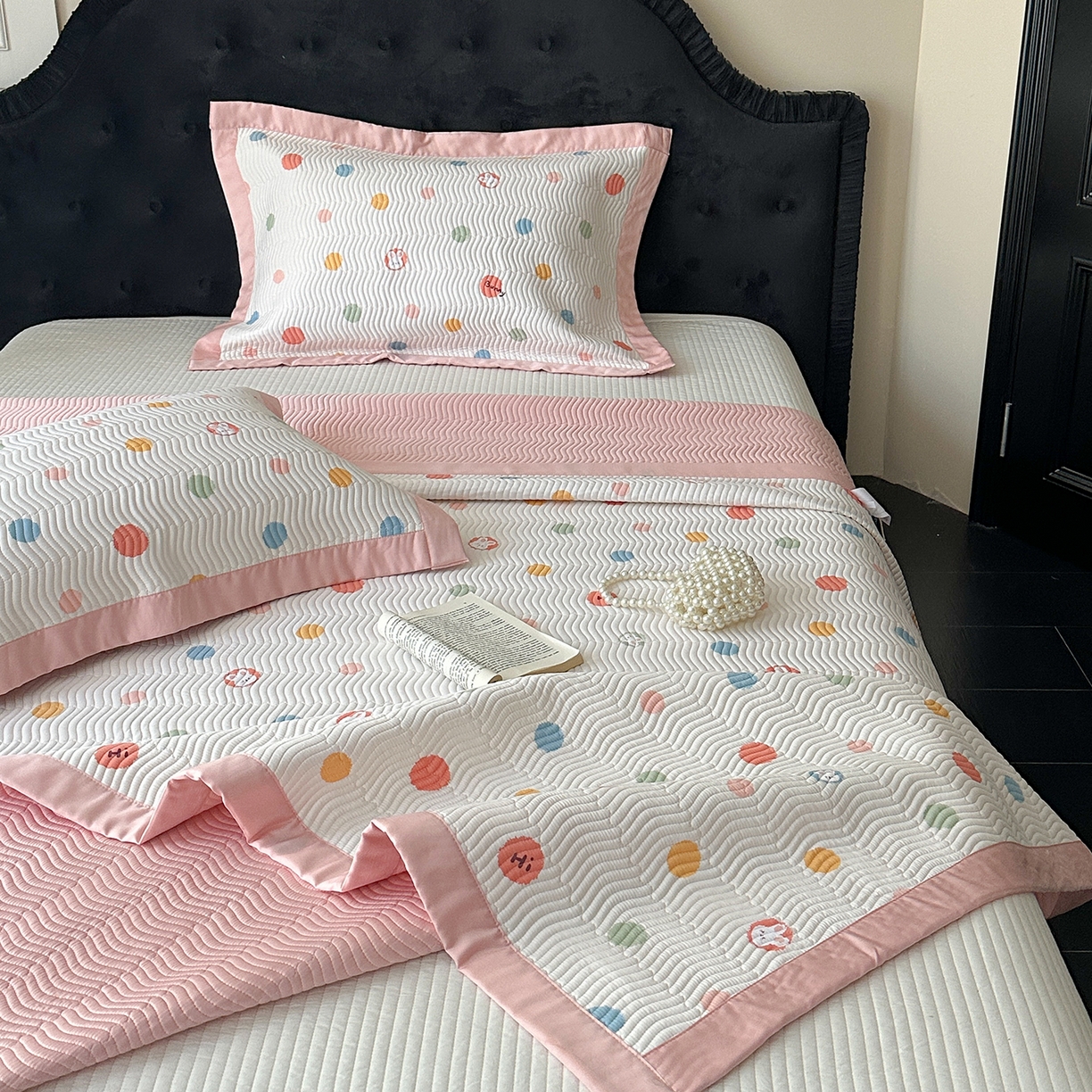 91家纺网 家纺一手货源 找家纺 麦伦家居 2025新款双面莫代尔天丝床盖 糯米团子