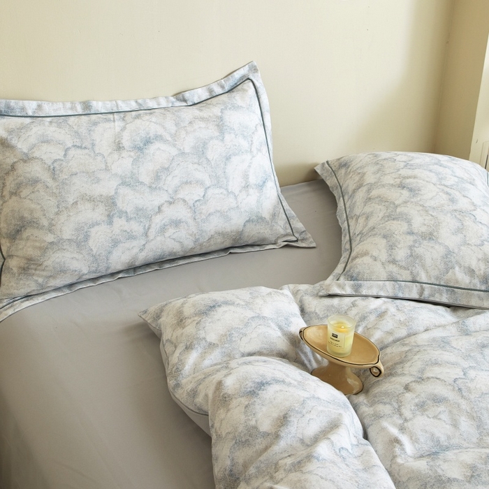 91家纺网 家纺一手货源 找家纺 沐白家居 2025新款全棉生态磨毛四件套雾林-浅灰