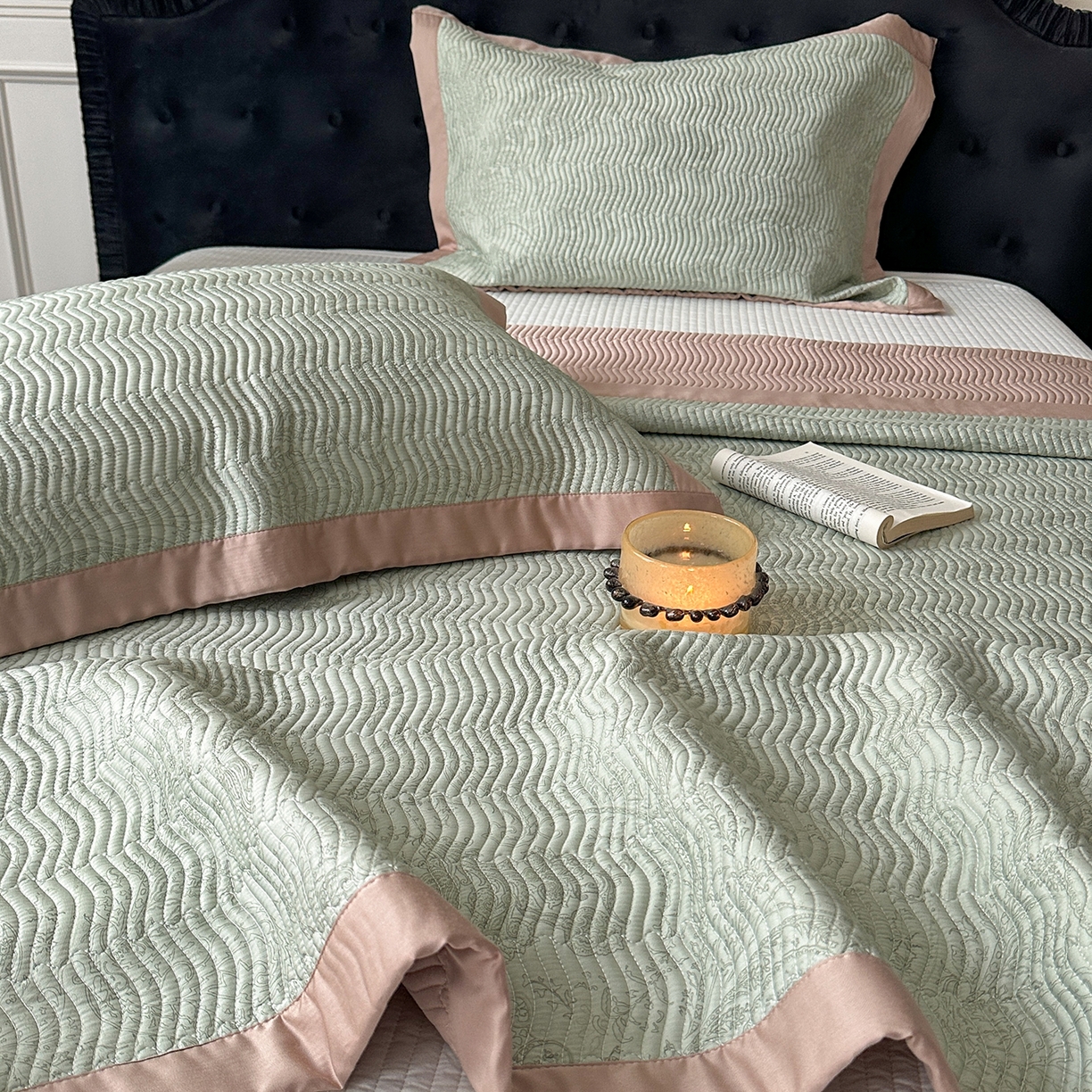 91家纺网 家纺一手货源 找家纺 麦伦家居 2025新款双面莫代尔天丝床盖 香岛巴黎